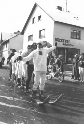 1985 - Aktion beim Umzug, Günter Bartholme als Anführer
 KKK - 44 Jahre - ein Rückblick in Bildern - Der Verein - Geschichte