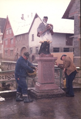 1984 - Renovierung der Nepomuk-Statue nach dem Hochwasser
 KKK - 44 Jahre - ein Rückblick in Bildern - Der Verein - Geschichte
