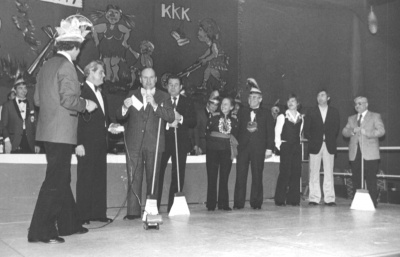 1979 - Herbert Waltert (Präsident), Josef Steffan (Bürgermeister), Friedrich Veith (Rektor), Bernd Lindemann (Sparkassendirektor), Maria Gnadt, Lutwin Faulhaber (Ehrenpräsident), Hermann Trabold (Zeichner), Roland Weich (Bühnenbildner), Helmut Hippler (Sp KKK - 44 Jahre - ein Rückblick in Bildern - Der Verein - Geschichte