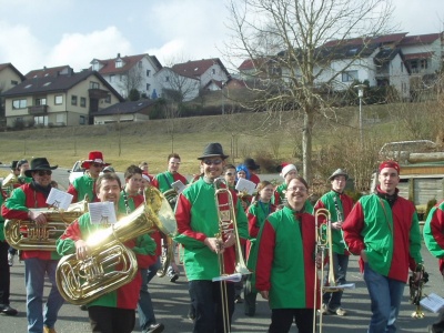 2003 - Musikkapelle beim Umzug KKK - 44 Jahre - ein Rückblick in Bildern - Der Verein - Geschichte