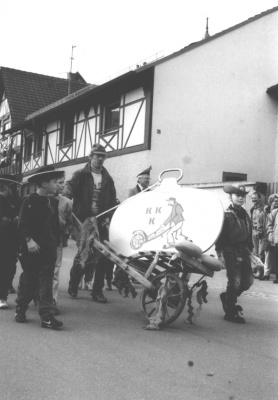 1992 - Fastnachtsumzug Stöwwerer „Tünnes“ KKK - 44 Jahre - ein Rückblick in Bildern - Der Verein - Geschichte