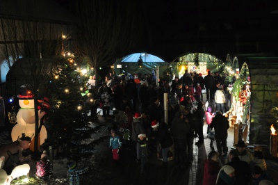  KKK - Besinnlicher Weihnachtsmarkt ist neue Königheimer Tradition - Aktivitäten - Weihnachtsmarkt