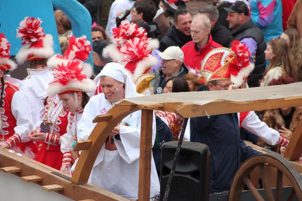 KKK Elferratswagen mit Präsidenten, Bürgermeister Ludger Krug und Präsidentengarde KKK - Bilder zum KKK-Umzug - Kampagne - 2023